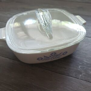 1qt white pyrex‎ 1960s with 2lids